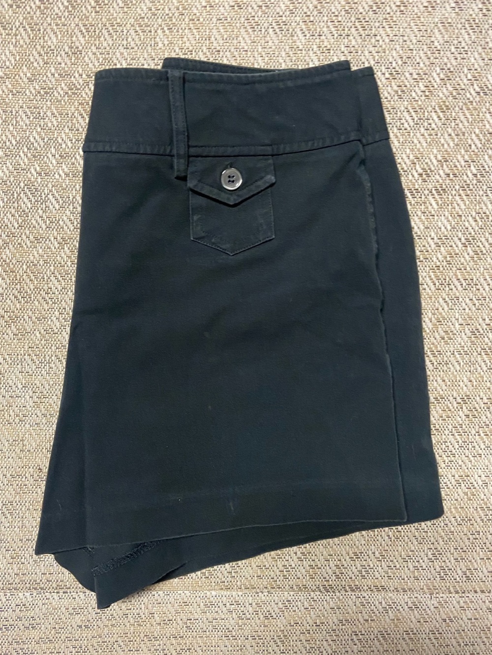 EXPRESS Stretch Classic Black Women's Shorts Sleek Button-Pocket Detail 9/10